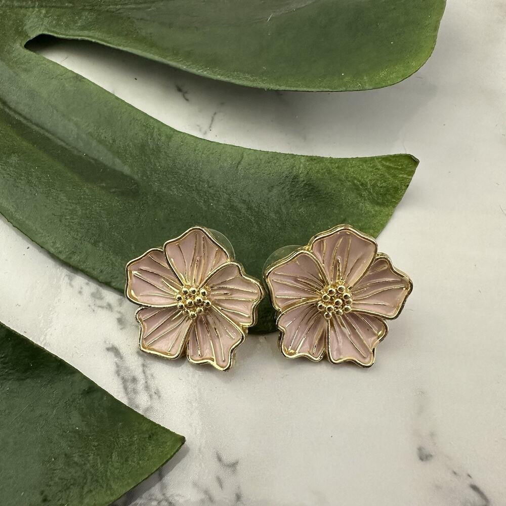 Bauble Bar Floral Stud Earrings Pastel Pink Gold Tone Metal Large Flowers